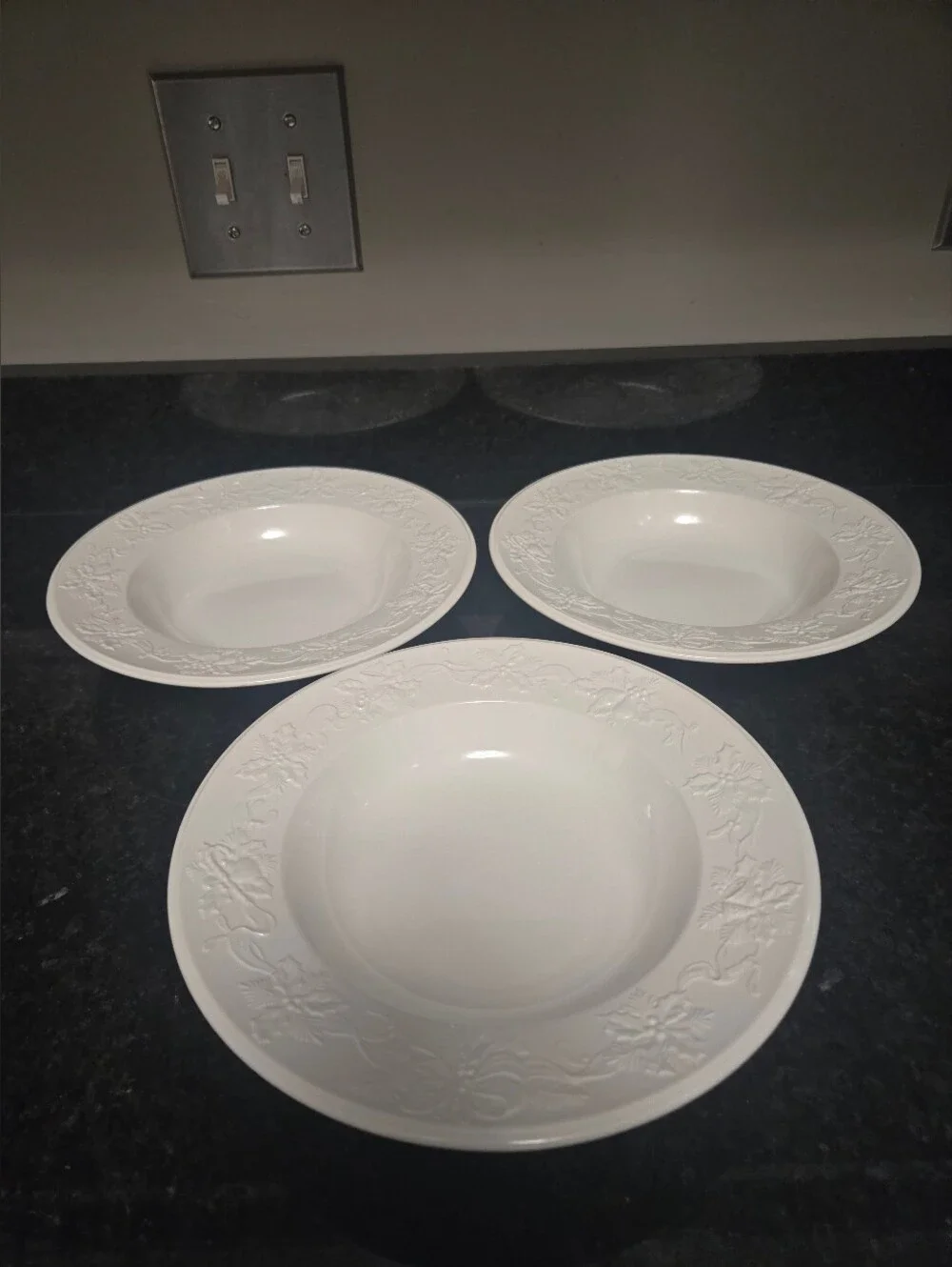 Festive White By Mikasa Soup Salad Pasta Plates Bowl